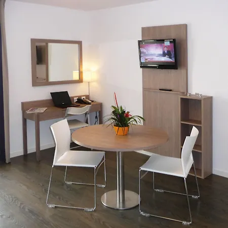 Hotel apartamentowy Zenitude Residences Village 3*