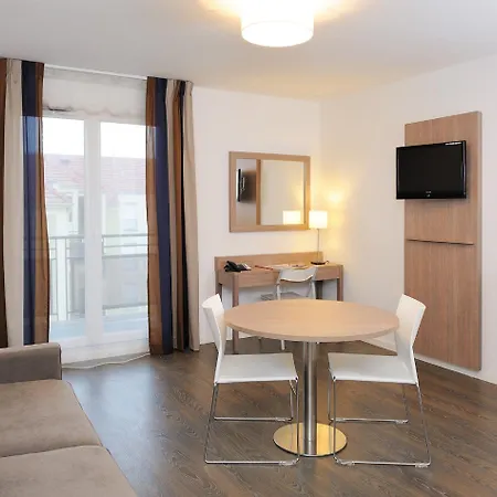 Hotel apartamentowy Zenitude Residences Village Roissy-en-France