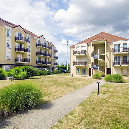 Hotel apartamentowy Zenitude Residences Village Roissy-en-France